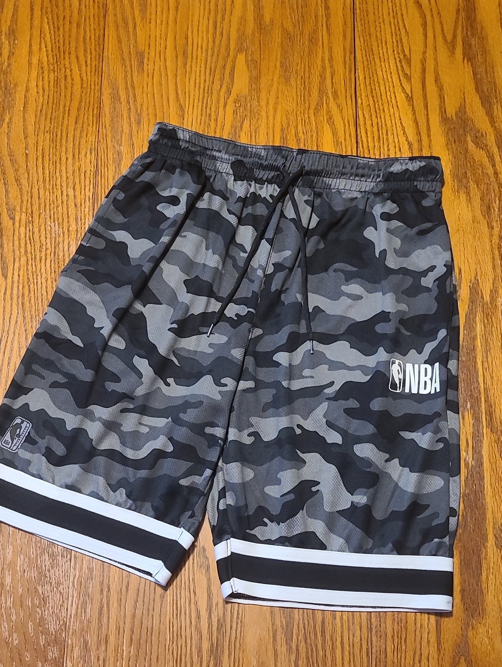 NBA Men's Gray & Black Camo Athletic Shorts